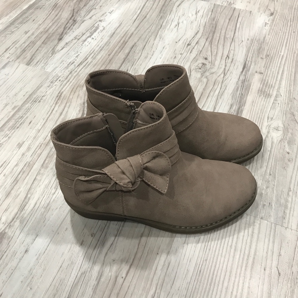 Girls SO Ankle Boots New Without Box Size 1